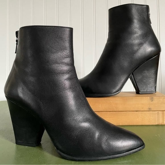 Stuart Weitzman Wedge Heel Ankle Boots in Black Glove Leather *Spain* - Picture 12 of 12